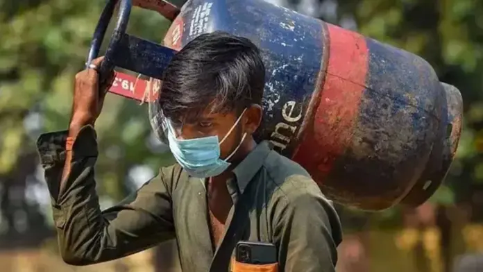 बजट से पहले सरकार ने दी राहत एलपीजी सिलेंडर हुआ सस्ता