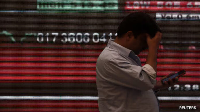 भारतीय शेयर बाजार में बड़ी गिरावट: सेंसेक्स 3,900 अंक टूटा, 20.16 लाख करोड़ की संपत्ति स्वाहा
