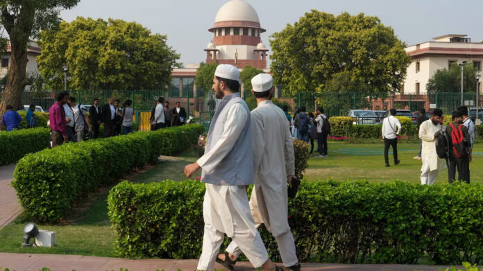 वक्फ़ कानून संशोधन पर सुप्रीम कोर्ट की सुनवाई: ओवैसी बोले — सरकार बच्चों जैसी जिद में!